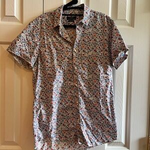 Short sleeve button up